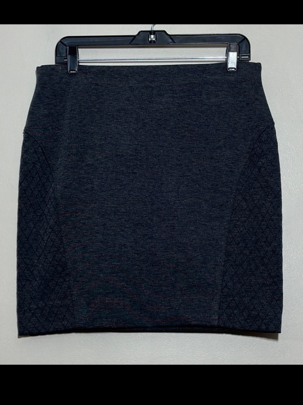 Simply Vera Wang || woman’s gray skirt size Medium